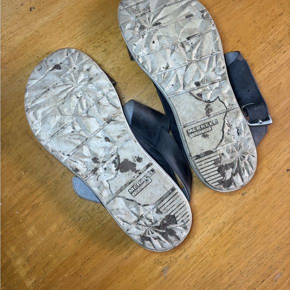 Merrell Woman’s Sandals - Picture 2 of 3
